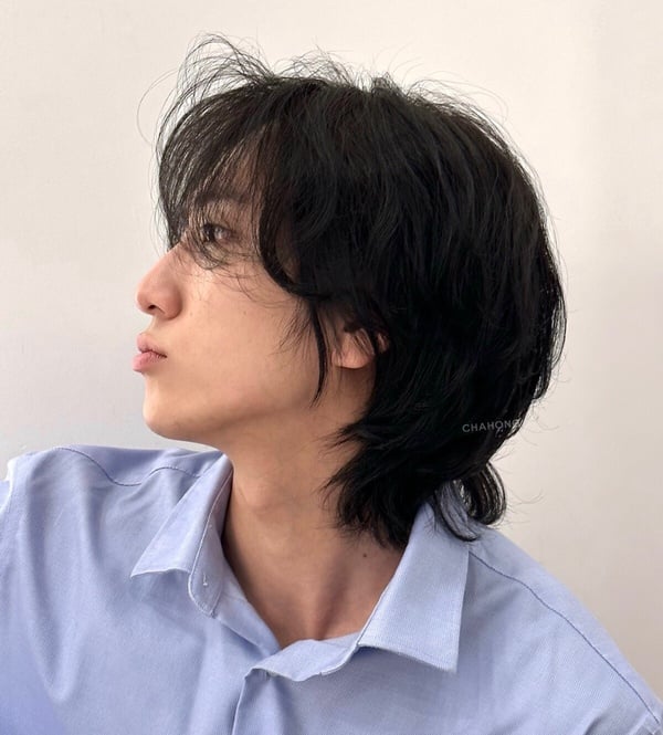 男生髮型日系範本1：狼尾中長髮