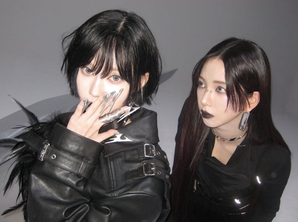 Y3K 風格介紹+穿搭單品推薦 aespa 新歌風格、女團 XG 專輯風格也有他