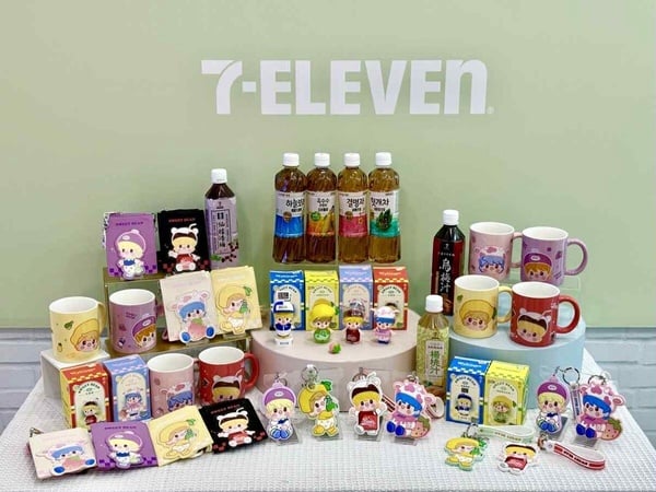 7-11「飲料抽抽樂」優惠!聯名泡泡瑪特小甜豆公仔,再推統一布丁霜淇淋&水蜜桃思樂冰