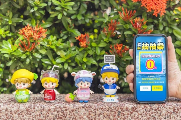 7-11「飲料抽抽樂」優惠!聯名泡泡瑪特小甜豆公仔,再推統一布丁霜淇淋&水蜜桃思樂冰