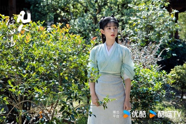 趙晴在劇中飾演「墨彩環」，是墨大夫的女兒，性格古靈精怪，初遇韓立時，她就對韓立一見鍾情。而在原著小說中，她還有兩位同父異母的姊姊墨玉珠、墨鳳舞，不過在劇版將墨玉珠、墨鳳舞的戲份皆合併在墨彩環身上！