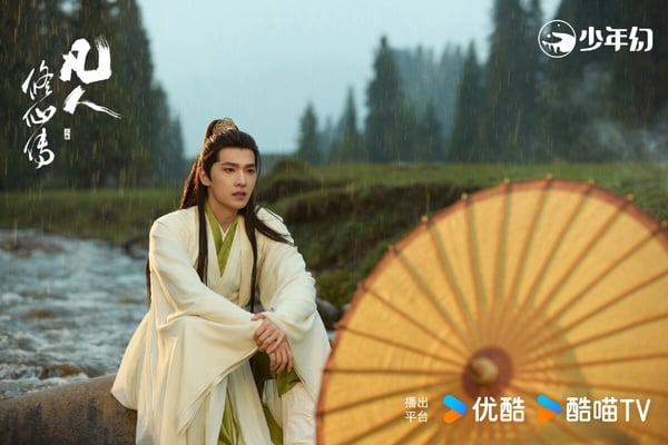 楊洋主演的《凡人修仙傳》7/27才開播，目前暫時落在第九名，不過後續應該會再上漲。《凡人修仙傳》是頂級大IP改編，加上又有人氣演員楊洋，首播就衝出高熱度。《凡人修仙傳》目前口碑還不錯，劇版找來《夢華錄》導演指導，拍攝質感非常好。劇組特意實景拍攝，有拍出修仙劇唯美仙氣飄飄的感覺。