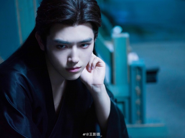《獻魚》劇情看點＆角色介紹：陳飛宇化身陰鬱大魔頭，戀上「鹹魚」王影璐情牽三世