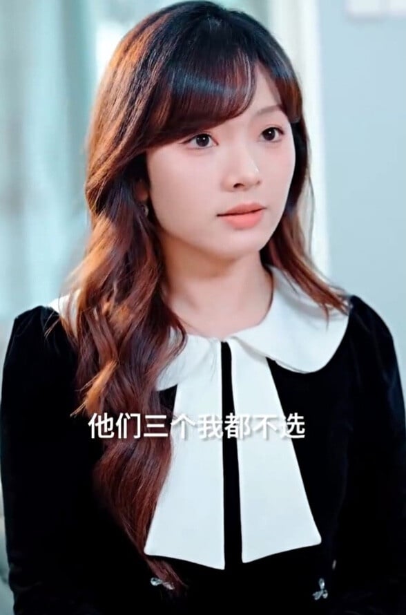 《重生後我撕毀婚約》又名《潮起時問歸期》，是一部結合豪門、重生的霸總短劇。講述南城姜家獨女姜以蓁，與三大家族竹馬自幼有聯姻約定。她先嫁秦家少爺，對方卻為管家之女喬梔而死；再嫁楚家少爺，對方又為喬梔喪命；三嫁陸家少爺，對方臨終坦言心屬喬梔。姜以蓁被傳克夫，崩潰自殺後重生。這一次，她拒絕三大家族，選擇嫁給北城盛家私生子盛斯堯。期間，三竹馬對喬梔的維護與偏愛，徹底傷透姜以蓁，她看清真相後毅然斬斷過往。最終，姜以蓁與盛斯堯相守，而三竹馬在她離開後才懂珍惜，開啟追妻火葬場卻為時已晚。