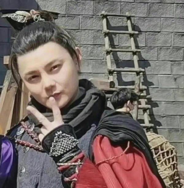 《遮天》劇版由尹正、祝緒丹主演，是男頻大IP，科幻仙俠題材，目前還沒開播。《遮天》講述原本只是普通人的「葉凡」和他的同學們在一次畢業旅行中，意外被橫空出世的九龍拉棺挾持，飛越星空，進入了億萬光年外的北斗星域的奇遇故事。以仙俠劇來說，《遮天》的題材蠻特別的，不過加入科幻元素的話，那麼對特效的要求就很高了。而目前《遮天》曝光的路透也讓書迷眼前一黑，尹正被網友批評發福嚴重，不知道《遮天》最後的成品如何。
