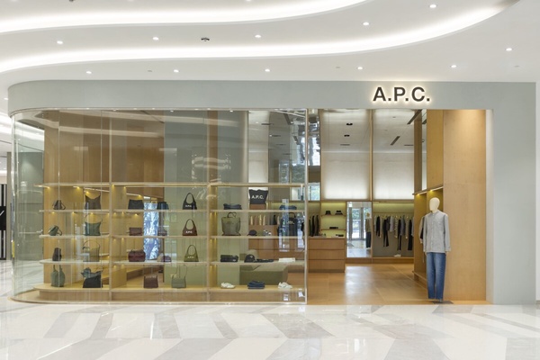 A.P.C. (1F)：獨家引進寵物系列「A.P.C. TOUTOU」、獨家限定托特包