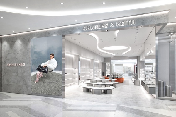 CHARLES &amp;amp;amp; KEITH  (1F)：韓韶禧同款輕鬆入手
