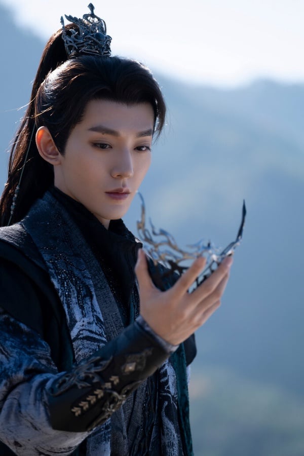 鄧為自《長相思》後就成為深受喜愛的古裝男神，今年他推出的古裝仙俠劇《仙台有樹》口碑很不錯。他飾演的蘇易水命運很悲慘，自幼流落民間，甚至心臟被種靈泉受盡折磨。直到沐清歌的出現，讓他內心逐漸有了溫度。