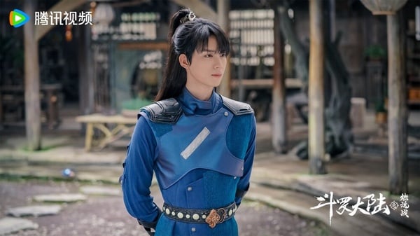 《斗羅大陸》第一季大結局留下不少懸念，但後續推出第二季換了演員陣容，變成周翊然、張予曦主演，劇情尷尬，特效質感不如第一季，熱度及口碑就沒那麼高了。