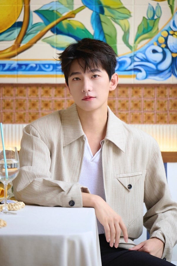 大家對楊洋的印象都是甜寵劇居多，當年出演《微微一笑很傾城》、《你是我的榮耀》，真的很像小說裡走出來的男主角！雖然去年在《我的人間煙火》形象翻車，不過這次也憑《凡人修仙傳》扳回一城！