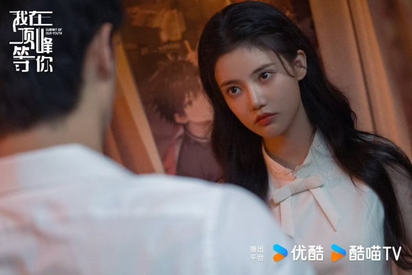 《我在頂峰等你》劇情看點&amp;amp;amp;amp;amp;角色介紹：孫珍妮重生逆襲成學霸，網讚「八月黑馬甜劇」