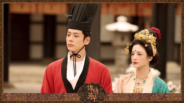 楊紫、李現主演的《錦繡芳華》是《國色芳華》下部，上部《國色芳華》收視和口碑表現都很亮眼，觀眾一面倒好評，而下部《錦繡芳華》也沒爛尾！近年大女主經商劇連著播，其中《國色芳華》系列是評價最高的，服化道完美還原唐朝風情，真的精緻，劇本也不拉垮！