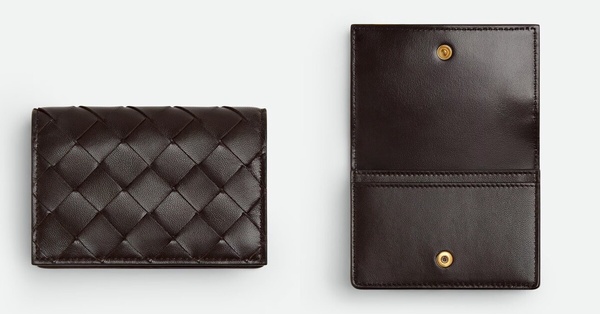 2025 名片夾推薦5：Bottega Veneta Intrecciato Business Card Case，NT$17,400