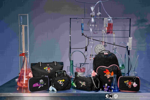 最新聯名新品：Kipling X 《飛天小女警》