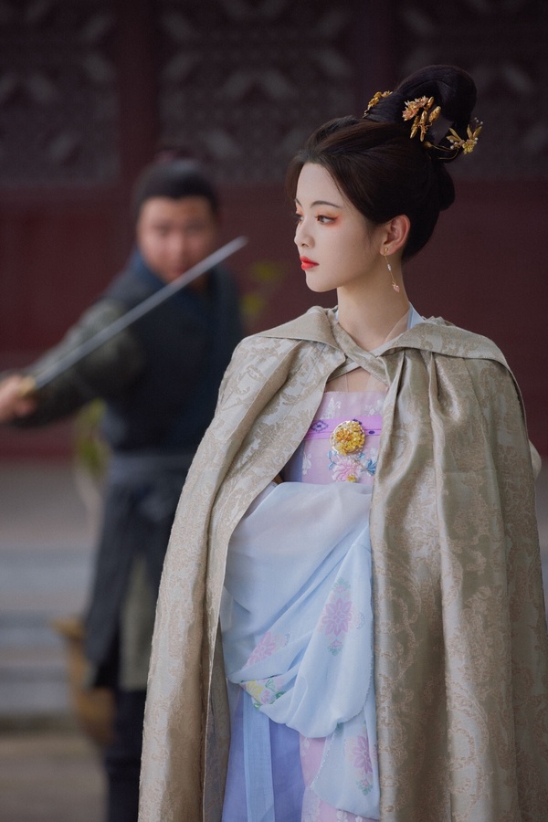楊超越主演S級古裝劇《七時吉祥》，雖然口碑曾引發爭議，但劇中造型依然亮眼