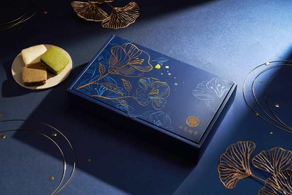 七見櫻堂推出的中秋禮盒《纁椿夜》，內含靜岡抹茶、鐵觀音等四種茶香三明治餅