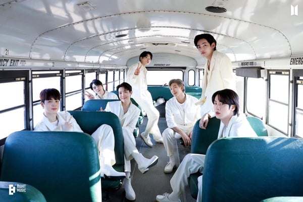 10組唱跳超穩的 Kpop 偶像團體推薦：BTS、SEVENTEEN到ITZY，現場實力全開！