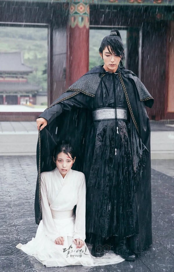 8部「一面倒好評」穿越韓劇！《暴君的廚師》好評不輸《哲仁王后》,最後一部是永遠的神