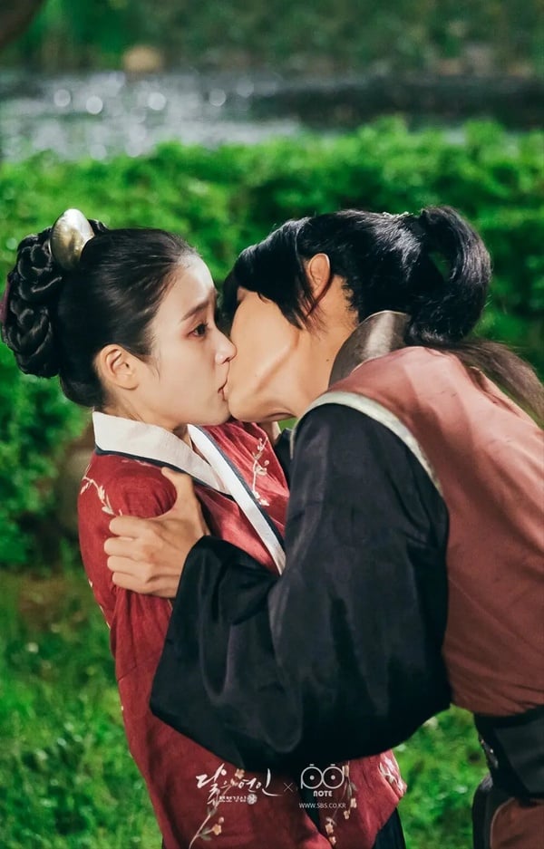 8部「一面倒好評」穿越韓劇！《暴君的廚師》好評不輸《哲仁王后》,最後一部是永遠的神
