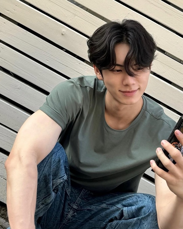 《暴君的廚師》李彩玟8件事！190cm小宋江，戲裡戲外都學霸，女友是《浪漫速成班》的她
