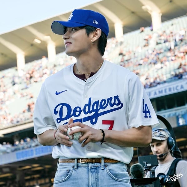 韓媒評選近期熱度最高K-Pop 偶像：GD「睡衣風」機場穿搭上榜、NJZ久違露面引熱議