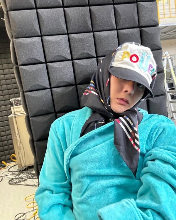 韓媒評選近期熱度最高K-Pop 偶像：GD「睡衣風」機場穿搭上榜、NJZ久違露面引熱議