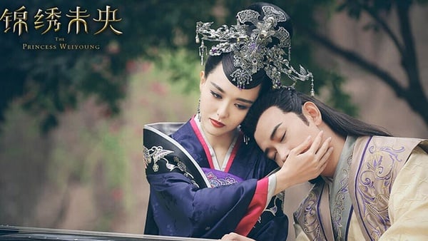 唐嫣主演的大女主劇《錦繡未央》是2016年的熱門爆劇，網播量和收視率都非常好，但唐嫣的劇往往無法做到收視與口碑雙豐收。《錦繡未央》看的人多，評價卻不好，豆瓣評分只有4.9。