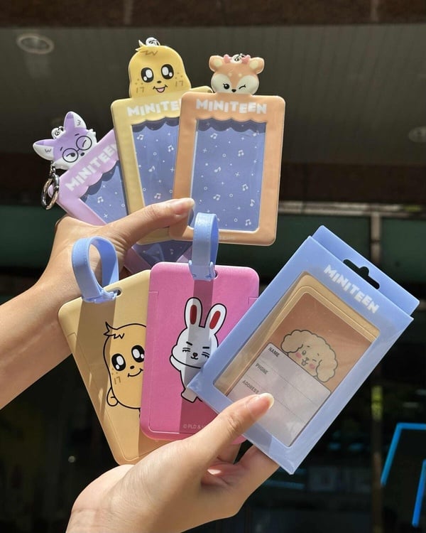 7-11「MINITEEN」快閃購！MINITEEN悠遊卡套、手機支架、行李吊牌、護照夾等12款一次看