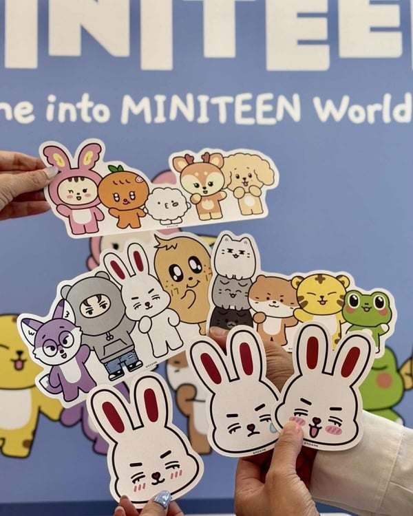 7-11「MINITEEN」快閃購！MINITEEN悠遊卡套、手機支架、行李吊牌、護照夾等12款一次看