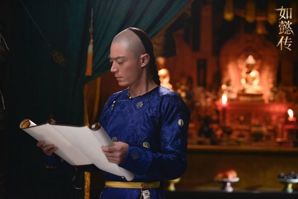 而有趣的是，霍建華上次演古裝劇已經是7年前的《如懿傳》，他飾演的乾隆就是一個渣男角色，但因為他在劇中的造型實在太帥了，讓觀眾們追劇時也是又愛又恨啊！