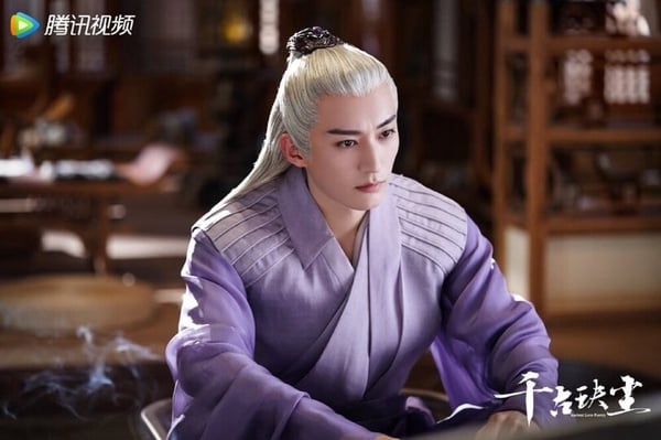 劉學義被譽為「古裝專業戶」，出道後演過不少古裝劇，像是《琉璃》、《千古玦塵》及《念無雙》等，不只口碑不錯，古裝造型也很帥氣，同樣是觀眾認證的古裝男神！