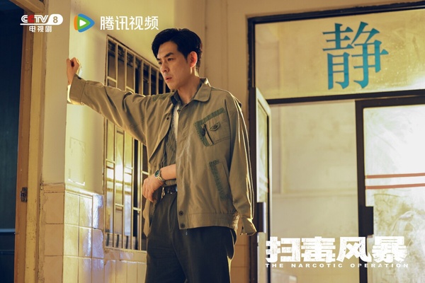 《掃毒風暴》是犯罪反黑劇，聚集了段奕宏、秦昊一票戲骨演員，首播評價兩極，有網友嫌棄拍攝鏡頭太晃，不過追下去後，不少觀眾都稱讚劇情越追越好看。