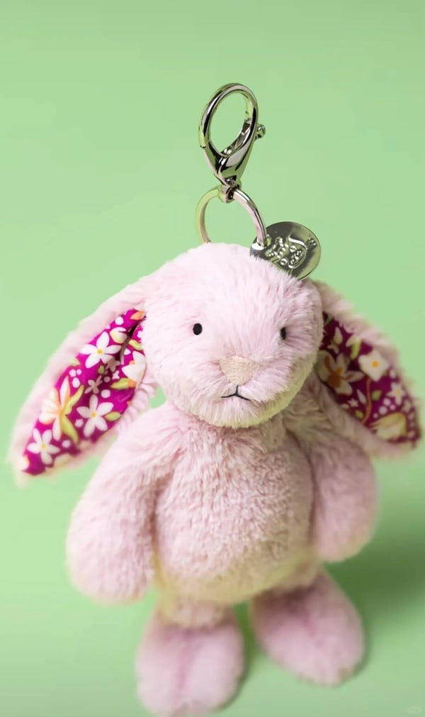2025 Jellycat CAFÉ上海限時快閃店登場！7款獨賣新品搶先看：草莓蛋糕萊奧拉熊太可愛
