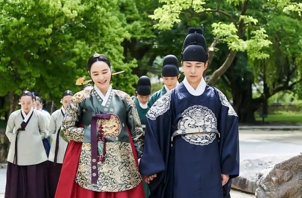 Netflix8部「一追欲罷不能」古裝韓劇！《暴君的廚師》一集上癮，但這部才是公認天花板