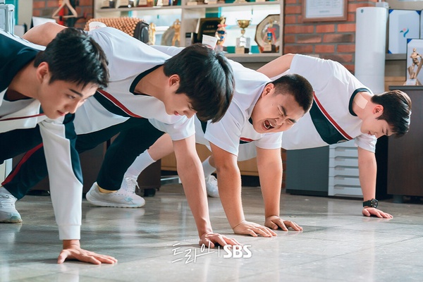 不僅潤娥《暴君的廚師》必追！網評近期好看韓劇推薦TOP6！有部冷門好劇錯過是真的可惜
