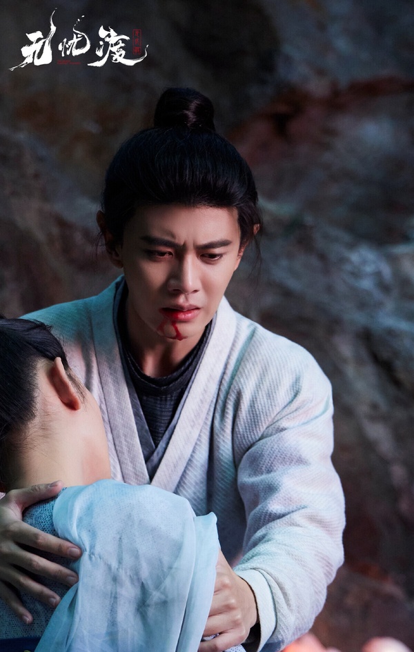 任嘉倫拿下第三！今年任嘉倫推出了古裝志怪劇《無憂渡》，他飾演的久宣夜是個捉妖師，表面高冷又毒舌，卻背負著滅門慘痛。渡人渡妖是宣夜的使命，但只要使用武器捉妖，就會被反噬。儘管如此，宣夜依然選擇匡扶正義，一直默默為百姓降妖。