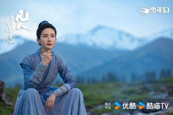但《凡人修仙傳》除了金晨外，還有趙小棠、趙晴兩位女配角，三人相比之下，金晨與楊洋搭在一起的火花也偏弱，不如其他兩位，所以在《凡人修仙傳》的存在感是真的偏低。