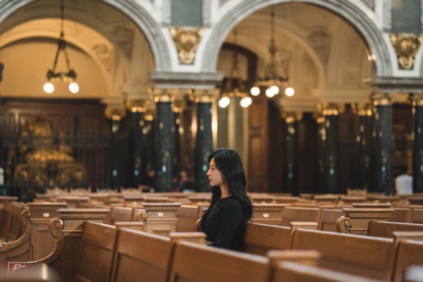 和自殺一樣是禁忌話題？憂鬱、厭倦社交、工作壓力——日本「蒸發族」究竟是什麼？