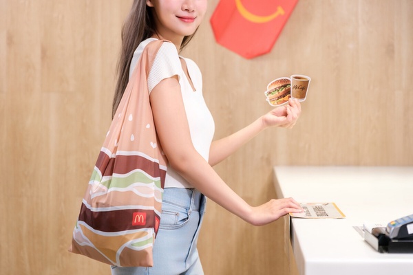 麥當勞9月優惠「捐血加碼送美式咖啡、環保袋」