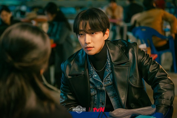 近期熱門韓劇TOP7哪部好看？《颱風商社》《宇宙Marry me》必追，有部冷門好劇錯過可惜