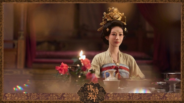 《國色芳華》今年推出了第二季《錦繡芳華》，楊紫飾演的「何惟芳」自開播以來人氣一向很高，她是商賈出身，擁有培育稀世牡丹的高超技能，雖然一路上經歷各種困難，但她堅韌不拔、自強不息，就如同她精心培育的牡丹，在亂世中不屈不撓，最終開創出自己的一片天地，是個人設很好的大女主角色！