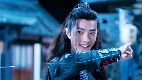 很難想像除了肖戰還有誰能演魏無羨！《陳情令》魏無羨有很多層次，面對師姐是個三歲的羨羨；面對藍忘機是個幼稚的中二男孩；面對陰險勢力又變成機智聰明、狂傲霸氣的夷陵老祖；面對朋友則是個重情重義的俠客，就是這麼個生動的角色，讓粉絲久久忘不了。