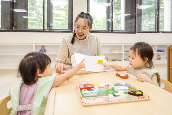 全家托嬰中心亮點2.聘用專業托育人員