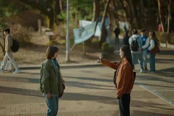 8部好看到「捨不得快轉」Netflix韓劇!《妳和其餘的一切》必追，還有部9.3分零負評神劇