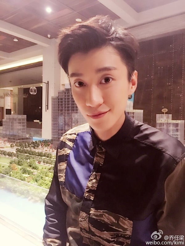 喬任梁與付辛博、李易峰、井柏然被稱為「傾城四少」，他曾演過《陸貞傳奇》，正當事業發展如日中天時，便因憂鬱症而逝世，得年28歲，讓粉絲們與圈內好友都難以接受！喬任梁與陳喬恩是情同姐弟的摯友，喬任梁雖已經過世9年，但陳喬恩依舊每年都會準時發文悼念。