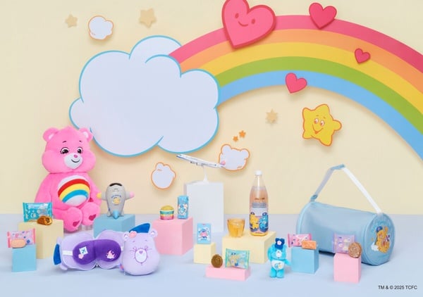 Care Bears粉收！華航X五桐號聯名Care Bears登場，必收空服員熊，還有聯名甜點＆飲品