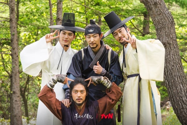 《暴君的廚師》起底暴君身邊護衛都是帥哥！孔吉、御前護衛真實身份揭開