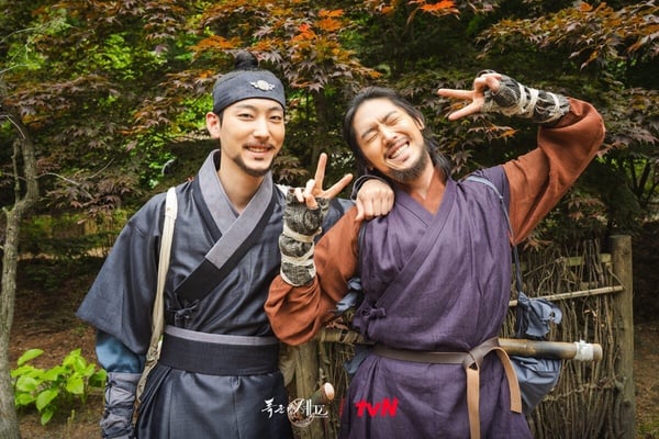 《暴君的廚師》起底暴君身邊護衛都是帥哥！孔吉、御前護衛真實身份揭開