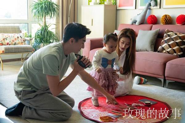 《玫瑰的故事》劇照，劉亦菲與林更新的對手戲引發熱議