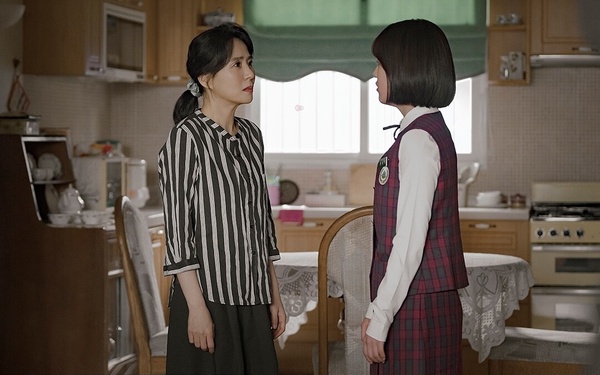 金高銀《妳和其餘的一切》10大人生金句：「我得先喜歡自己，才有能力喜歡對方。」